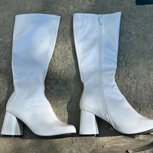 Ellie White Heeled Boots - Picture 8 of 14